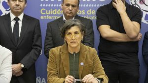 Sólo tres de cada diez chilenos confían en un buen desempeño del Gobierno y de la ministra de salud frente a la campaña de invierno