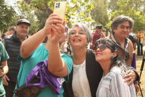 Jeannette Jara Participa en Diálogo sobre Derechos Sociales