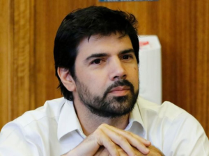Joaquín Lavín Jr.: Polémica y Crisis en la UDI