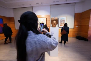 Utopías del Sol: Exposición de Arte en la PUCV