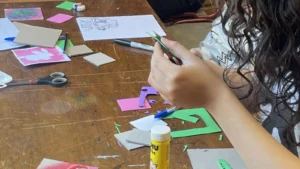 Taller de Timbres: Celebra el Día de la Niñez en MUG