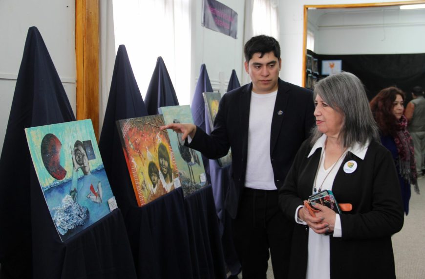 Arte comunitario en Punta Arenas: Exposición creativa