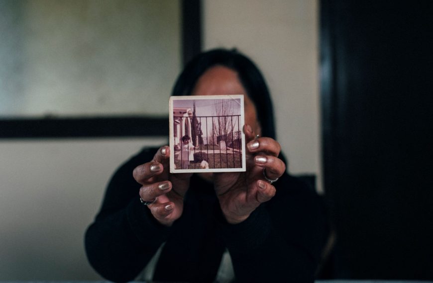 Casa Piedra: Un Fotolibro Revelador sobre la Memoria en Chile