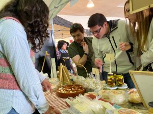 Cerro de Sabores: Descubre el Sabor y Tradición de Valparaíso