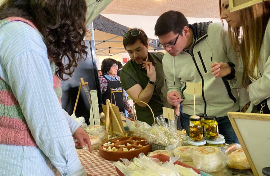 Cerro de Sabores: Descubre el Sabor y Tradición de Valparaíso
